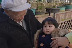 给嘟嘟买了套光头强同款衣服，真挺像的 #农村生活 #嘟嘟