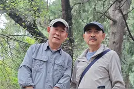 有了梦想，有条件实现就要马上去实现。这位老先生刷到我的视频就马上出发一个人来走古蜀道。前几天，在红彤村翠云廊上，我们就真的偶遇上了。#蜀道 #徒步 #偶遇 #梦想视频封面