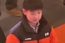 邱贻可陪着莎莎下训，莎莎从早忙到晚，一天身兼三项任务太辛苦了 #孙颖莎 #越走越深#拜托了2025