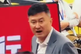 杜锋为黄荣奇叫暂停训话，看唇语，都说哪些鼓励的话 #cba #广东男篮视频封面