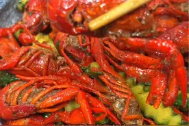 又到了吃龙虾的季节了，龙虾像我这样处理，又干净又好吃#吃龙虾的季节 #小龙虾视频封面