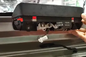 汽车高位刹车灯总成的更换#汽车保养与维修 #汽车知识分享