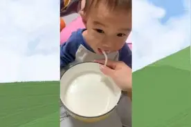 第一次喝羊奶的宝宝#吃东西样子真可爱 #小吃播上线 #养娃日常视频封面