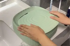 当初不顾父母的反对，我娶了一个大自己5岁的媳妇，没想到婚后会这么疼我，有可能爱情大概就是这个样子吧!#婚后生活 #居家好物 #新婚夫妻视频封面