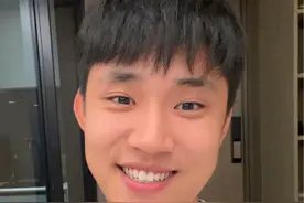 在一起越久越要注重仪式感 #侯多余 #姐弟恋 #情侣日常视频封面