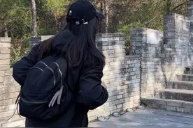 去爬山去旅行试试这样拍#手机摄影 #拍摄技巧 #这短短的一生我们最终都会失去 #保持热爱奔赴山海 #登上山顶看美景