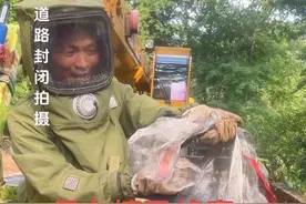 太久没爬树了今天请一台吊车摘蜂窝，会不会亏本呢。#农村生活 #马蜂窝 #三农 #新农人计划2025#非专业人士请勿模仿视频封面