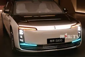 5月30日，时代之作尊界S800正式上市！售价70.8-101.8万元，可支持隔空手势召唤，手指交互，指哪控哪。#媒体精选计划