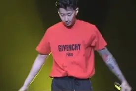 不唱歌舌头👅就动起来了😍😍😍😍#朴宰范 #相册里都是爱你的证明