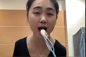 无臂女孩杨佩，平时自己的自理生活，她鼓励着很多人#励志#身残志坚@折翼天使杨佩