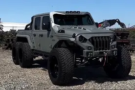 惹牧马人就算了 你偏偏去惹角斗士6×6. #吉普 #角斗士 #吉普6x6 #专业拍摄请勿模仿 #jeep汽車人视频封面