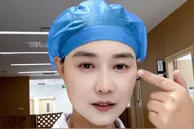 长时间佩戴美瞳的危害，医生教你正确护理！ #美瞳#人表皮生长因子滴眼液#护眼#抖出健康知识宝藏视频封面