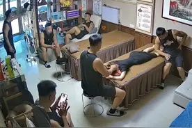 干中学什么意思，边干边学呗 #干中学 #万万想不到 #监控下的一幕