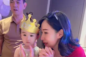仿佛妈妈生你还在昨天，一下子你就两岁了，妈妈祝你健康平安