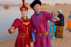 徐子崴罗姣《盼星星盼月亮》 #热门音乐🔥 #盼星星盼月亮 #🔥热门音乐🔥火爆全网 #徐子崴 #罗姣 阿哥格格们一对对的都在谈恋爱么？好甜哦！这么多版本的《盼星星盼月亮》，你们最喜欢哪里的版本？@罗姣🌶️ @小阿哥（徐子崴助理） @璐璐（罗姣助理）🌶️ @姚姚（罗姣团队）🌶️ @一山明 @大阿哥(徐子崴团队) @蔓悦读