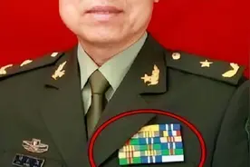 #热门 解读解放军资质章#国防服役章 #当兵知识