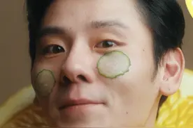 优酸乳为什么拍了一个疯疯癫癫的广告？ #优酸乳嚼柠檬 #蒋奇明 #嚼柠檬会上瘾 #嚼柠檬有什么好处  #柠檬嚼着吃是什么体验