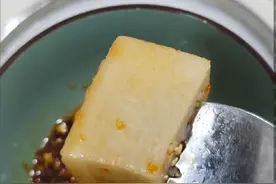 今天用矿泉水瓶子分享超级简单簸箕炊做法，不用打米浆，也不用称克数，只需要一个矿泉水瓶子就能做，软糯Q弹，做法简单#簸箕炊做法 #簸箕炊教程 #簸箕炊 #美食教程 #跟着抖音做美食视频封面