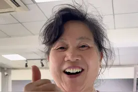 服务无止境之微信绑定银行卡 《收藏》一下，说不定你也可以用到！#徐州李琳手机店 #李琳烧鸡店 #徐州同城李琳 #手机店日常 #李琳手机店视频封面