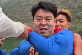 穿上超人衣服后，我的表演真是太精彩了！#19万级美式7座大型SUV #真男人开四驱 #雪佛兰开拓者视频封面