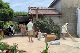 买移动板房当新家！装窗帘打扫卫生就入住，这也太方便了！