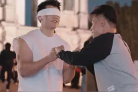 拥抱是最简单的语言，告诉我们彼此并不遥远！2025年希望大家都幸福顺遂！#自由拥抱 #freehug #新年快乐 #团圆