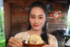 吃完的榴莲壳不要扔，会变成美味又滋补的榴莲鸡煲#我的乡村生活 #农村美食 #榴莲 #乡村生活家 #新农人计划2024