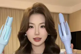 很多姐妹都在纠结卷发棒尺寸，今天这条就是一个超详细的尺寸对比视频！细软塌想要更持久显发量推荐28 正常发质 粗硬发质喜欢自然32，喜欢蓬松小卷也可以选28哦！#自动卷发棒 #卷发教程 #高颅顶#八字刘海#卷发棒