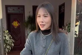 这样送礼，弄不好饭都混不到嘴里#我的乡村生活 #这操作都看傻了 #农村生活有年味 #你们那里有这样的习俗吗 #春节送礼视频封面