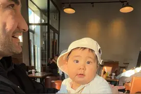 ee们～大尊的周边正在紧锣密鼓的制作当中视频封面