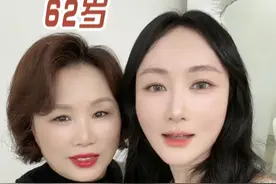 今天带妈妈来拍韩式母女装写真，终于圆了她的韩剧女主梦。从我记事起，妈妈就是中年女人的样子，所以总是忘了她曾经也是爱美的花季少女。拍照前特地带她去体验了韩式水光项目，我自己也用同款AHC水光水乳和B5 Pro 面膜进行了护理，出来的妆感特别透亮！4月9号刘老师的直播间也给你们安排了院线级大品牌AHC专场，溯源才有的机制，千万不要错过哦！