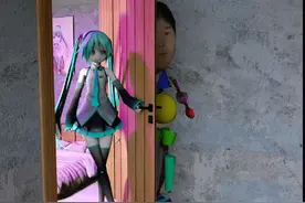 人贩子来敲门 人贩子梅姨又来敲门了#初音未来 #人贩子梅姨 @尊宝官方直播间（比萨卷边新品大场直播） #尊宝比萨只卷比萨不卷娃