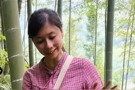 野生老虎姜 野生黄精又叫老虎姜，黄姜，它的根部是个宝，被称为仙人余粮，很多人都不认识了，你那里还找得到吗？