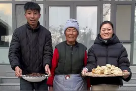 很长时间没有吃豆腐卷子 ，今天俺娘做豆腐卷子吃，萝卜也下来了，新萝卜放一点新粉条加上点豆腐可好吃了😋 #这是新农人的来时路 #新农人计划2024#中国农民丰收节 #记录真实生活 #治愈系乡村美食视频封面