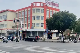 庐江小县城居然隐藏着一家安徽有名的皮肤科医院#庐江 #城市记忆 #街景随拍 #熟悉的地方 #城市地标