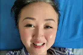 记录我做完手术的第一天，带上护腰带自己可以下地走路了，没有原来的疼痛感，只有酸胀感，医生说这是正常现象，因为疼痛了10天，肌肉和神经有水肿，也有记忆了，有一个过程，症状会越来越好，让我尽量卧床静养，少下地活动，毕竟这才是做完手术的第一天，昨天的手术是很成功的，你们看我明显精神好了很多！视频封面