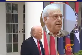 加征关税对谁有利？美知名经济学家“解题”：我们要输了，我们正生活在一个自欺欺人的国家。视频封面