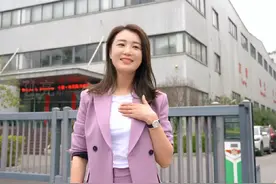 全球拥有5万方生产基地，37岁实现上市梦的中旗新材总裁，市值40亿，首家A股主板上市的人造石材，中国石英石行业标准主编单位，范思哲岩板厚度唯一的代理权，食品级的台面是怎样实现？一起来看看生产过程#上市公司 #石英石 #中旗新材 #创业校长私董会