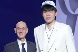 开拓者的夏季联赛时间对阵表出炉，主力中锋杨瀚森准备打爆火勇? #开拓者夏季联赛 #开拓者夏季联赛时间及对阵表出炉 #杨瀚森夏季联赛准备打爆火勇 #开拓者夏季联赛首站对阵勇士 #夏季联赛开拓者vs勇士