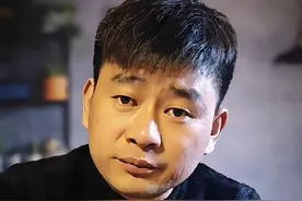 当一个男人，被逼到只想赚钱的时候，他的心，就已经死了因为他穷的只有爱的时候，所有的人，都跟他谈物质。#情感共鸣 #扎心语录 #走心文案 #扎心文案 #共鸣视频封面