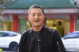 去宜兴拜访紫砂大师们之前一定是先来到中华老字号“十竹斋”参观一下。#星引力计划 #匠心制作 #感受宜兴紫砂之美视频封面