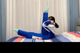 每天挑战一次卷腹，八块腹肌指日可待 听说有人肚皮抽筋，不知道是不是真的？#睡前仪式 #睡前运动 #卷腹 #卷腹瘦大肚腩 #卷腹运动视频封面