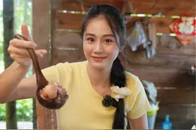 芭蕉芯做菜你们吃过吗！用来炖肉清甜爽口，好吃又下饭#我的乡村生活 #农村生活 #农村美食 #芭蕉心 #新农人计划2024