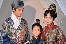 长发儿子的蜕变。 你们觉得哪个风格最合适他？#原来穿上古装也可以这么美 #人类幼崽 #古风 #记录真实生活 #晒出越养越上头的人类幼崽 @抖音短视频