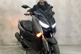 雅马哈250踏板车，经济省油，配ABS，无钥匙启动，听听声浪如何？视频封面