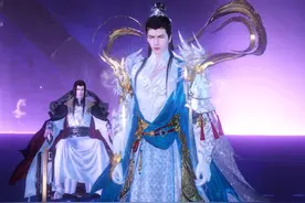 穿模就算了！怎么看画面还出现bug呢！😑#逆水寒手游 #游戏日常