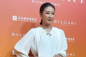 梁静52岁优雅大气 #梁静 白色套装优雅大气 52岁这气质好好视频封面