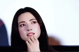 #娜然侧颜 美丽大方！#娜然 告白气球MV里的女主，大家还记得吗？#电影异人之下 #电影异人之下北京路演