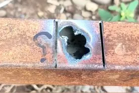 遇到如此大的洞如何快速进行修补？这题难倒工地上无数老焊工啊！#切割技巧 #焊接技术 #木工技巧 #水电工 #焊工视频封面