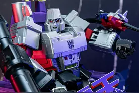 这款威震天简直太超值啦！ #布鲁可变形金刚 有必要内卷到这个程度吗……#变形金刚 #g1威震天 #威震天 #布鲁可变形金刚传奇版 @DOU+小助手